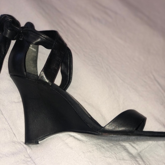 Gorgeous black leather wedge - Picture 11 of 14